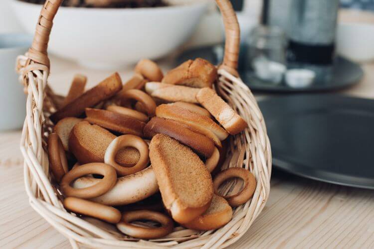 a basket of bagels and bagels